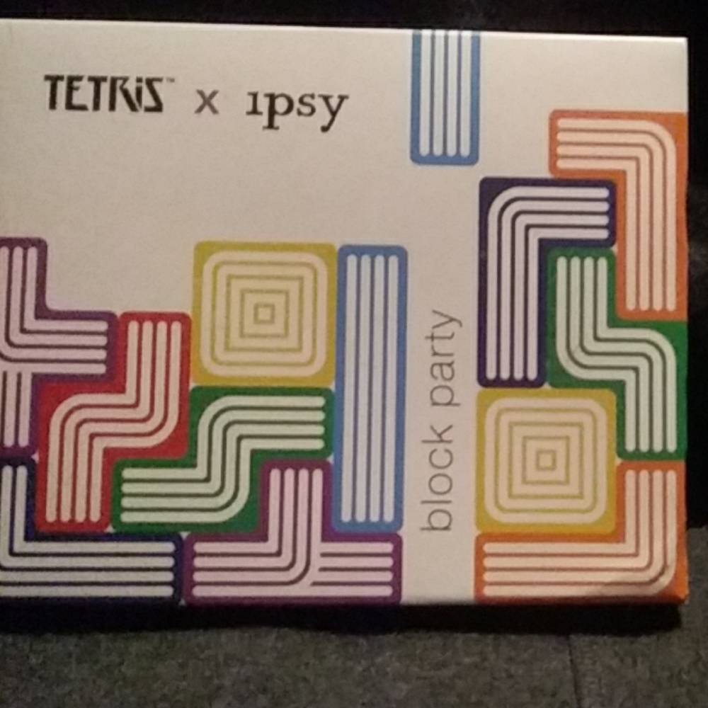 TETRIS x Ipsy Block Party eyeshadow palette